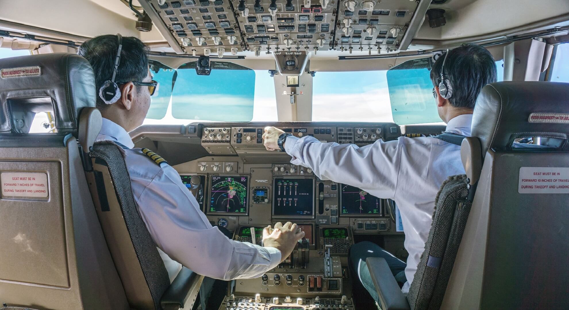 cómo ser piloto de avión comercial